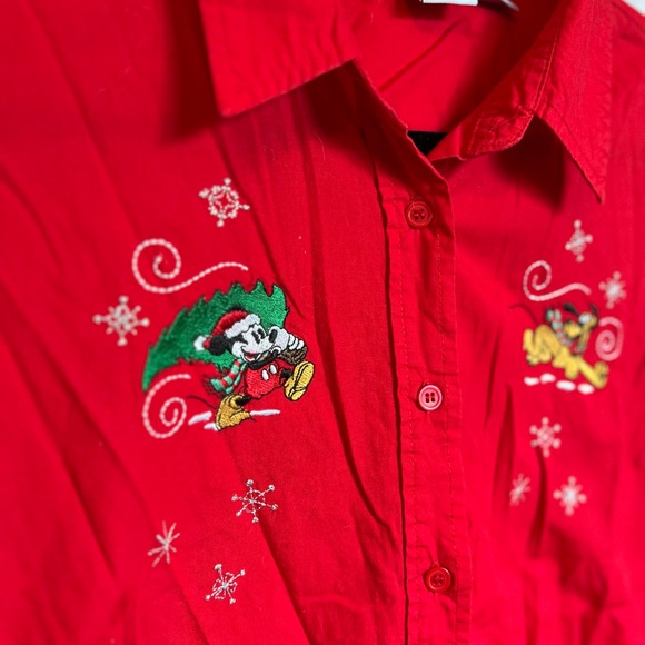 Vintage Mickey Mouse Christmas button up - Picture 2 of 3